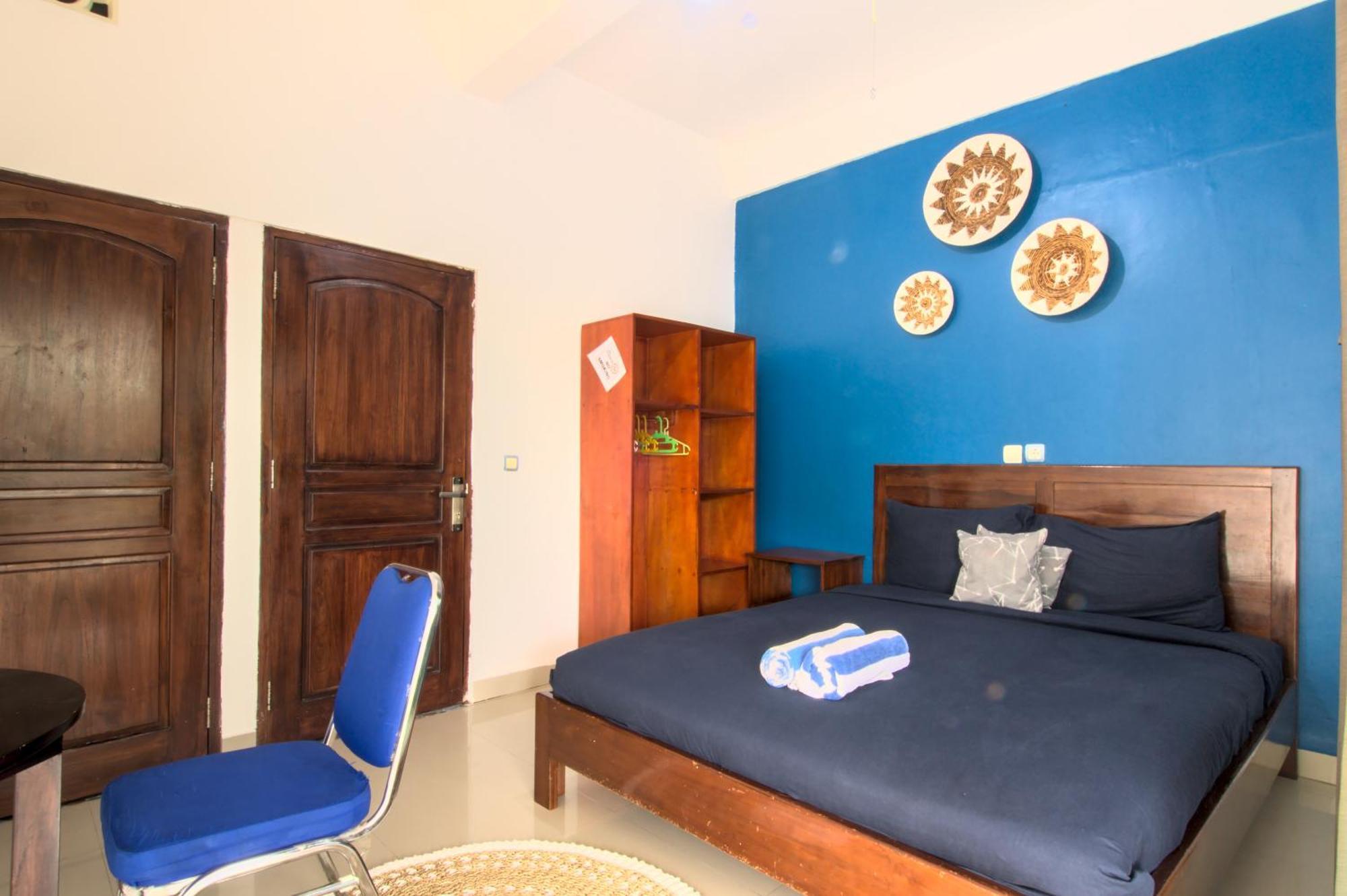 Hotel Bonne Nuit Labuan Bajo Esterno foto